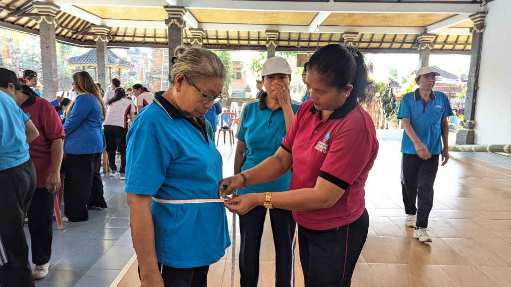 Kegiatan Posyandu Rutin Balita dan Lansia di Banjar Kedampal Berjalan Lancar